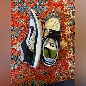 Womens Nike Free run shoes. Size 7.5.